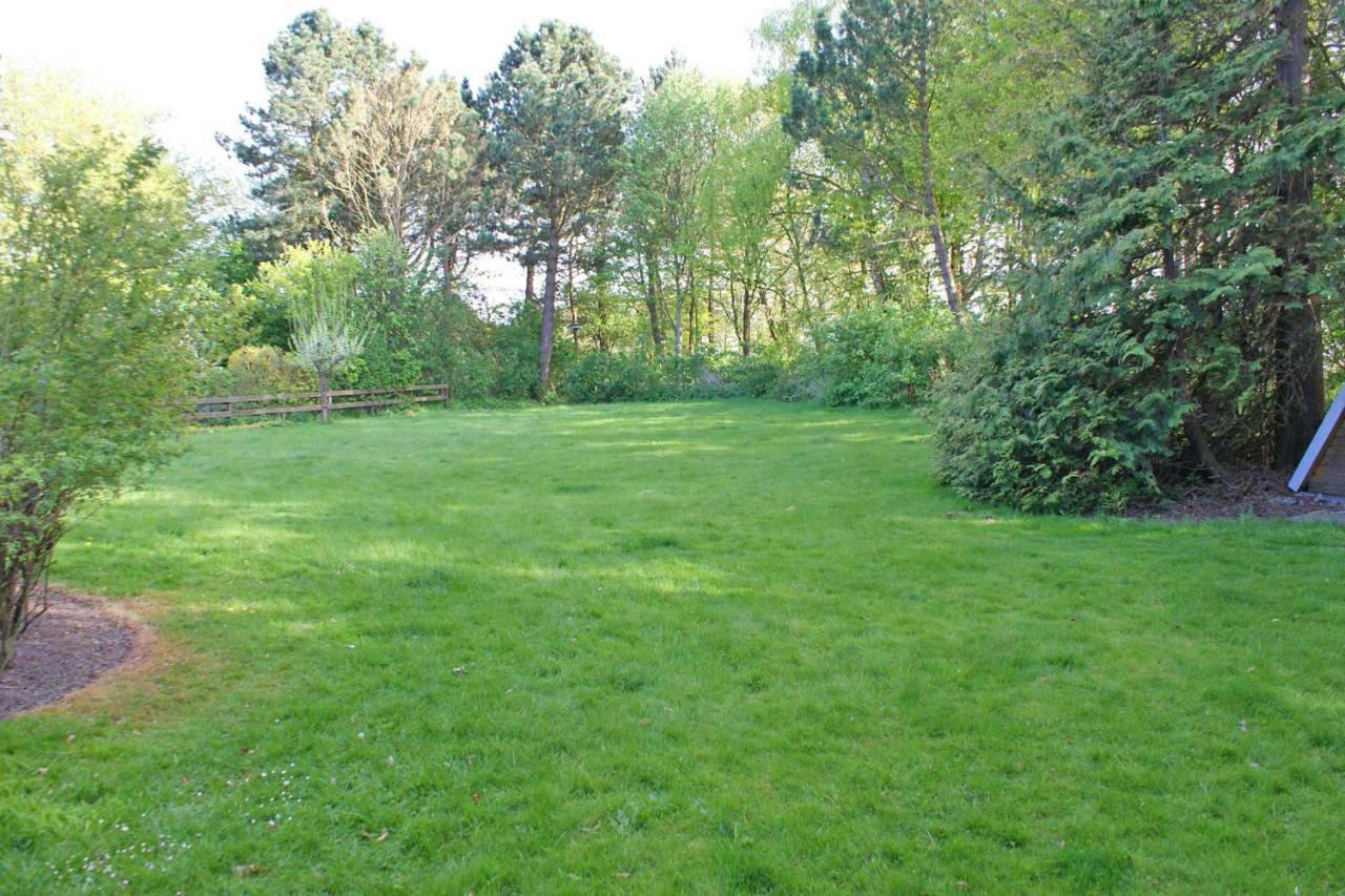 Zeltdachhaus Mit Grossem Grundstue Villa Дамп Екстериор снимка